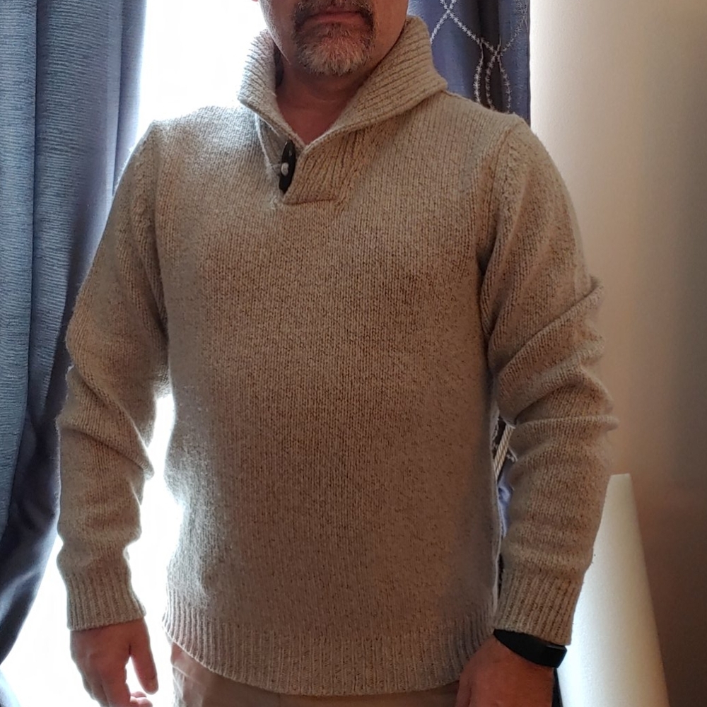 Jos A Bank cream-color men's sweater size M